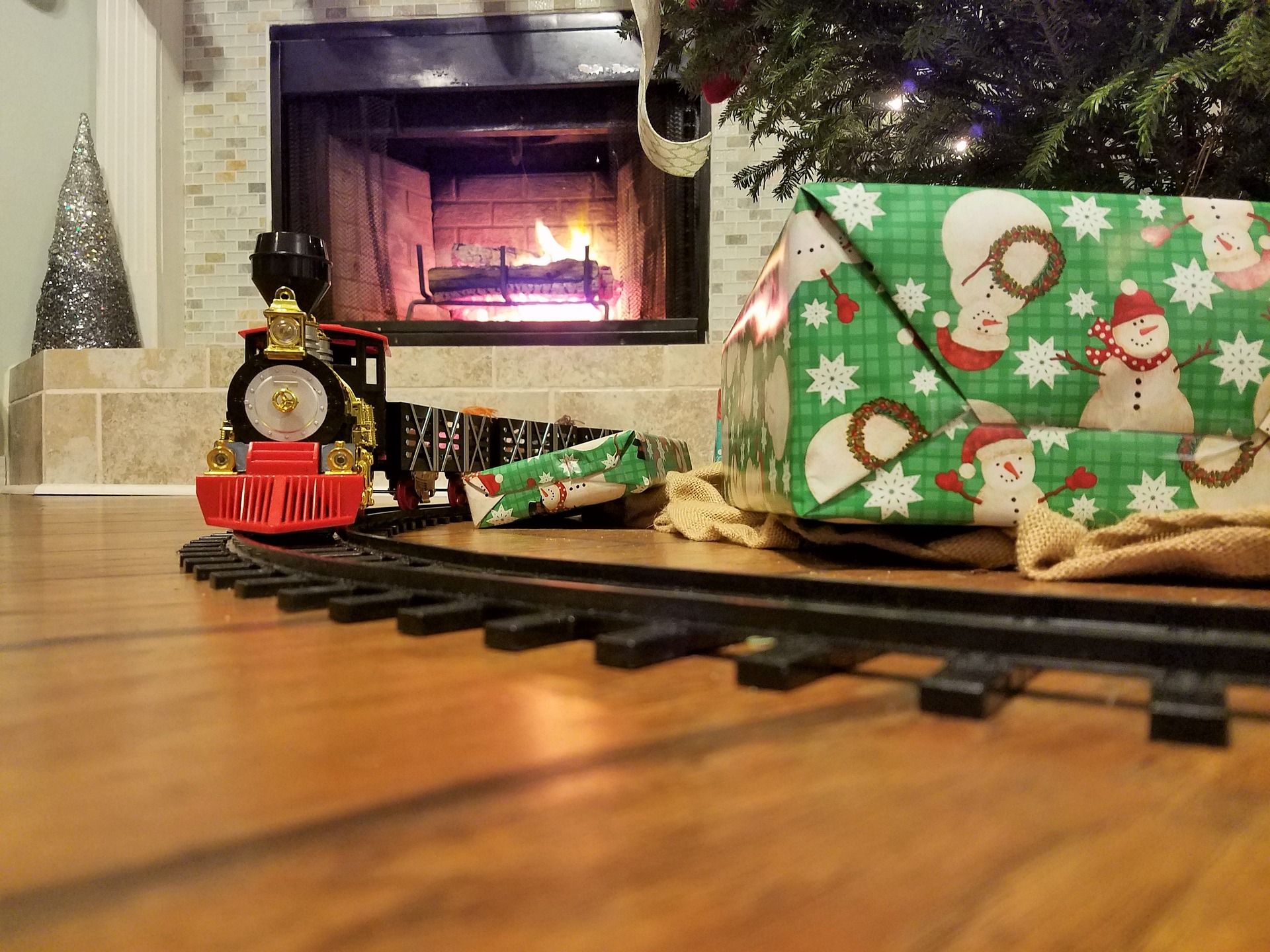 A Guide to Train Sets for Under the Christmas Tree